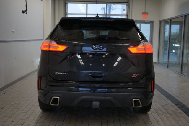 Certified 2020 Ford Edge ST w/ Cold Weather Package AWD/4WD image 12
