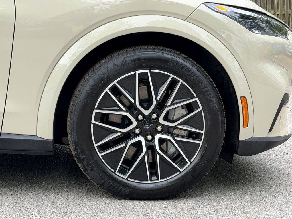 Certified 2025 Ford Mustang Mach-E Premium AWD/4WD image 9