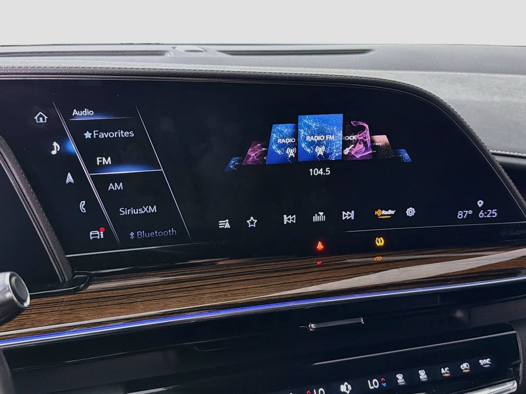 Used 2022 Cadillac Escalade Luxury AWD/4WD image 17