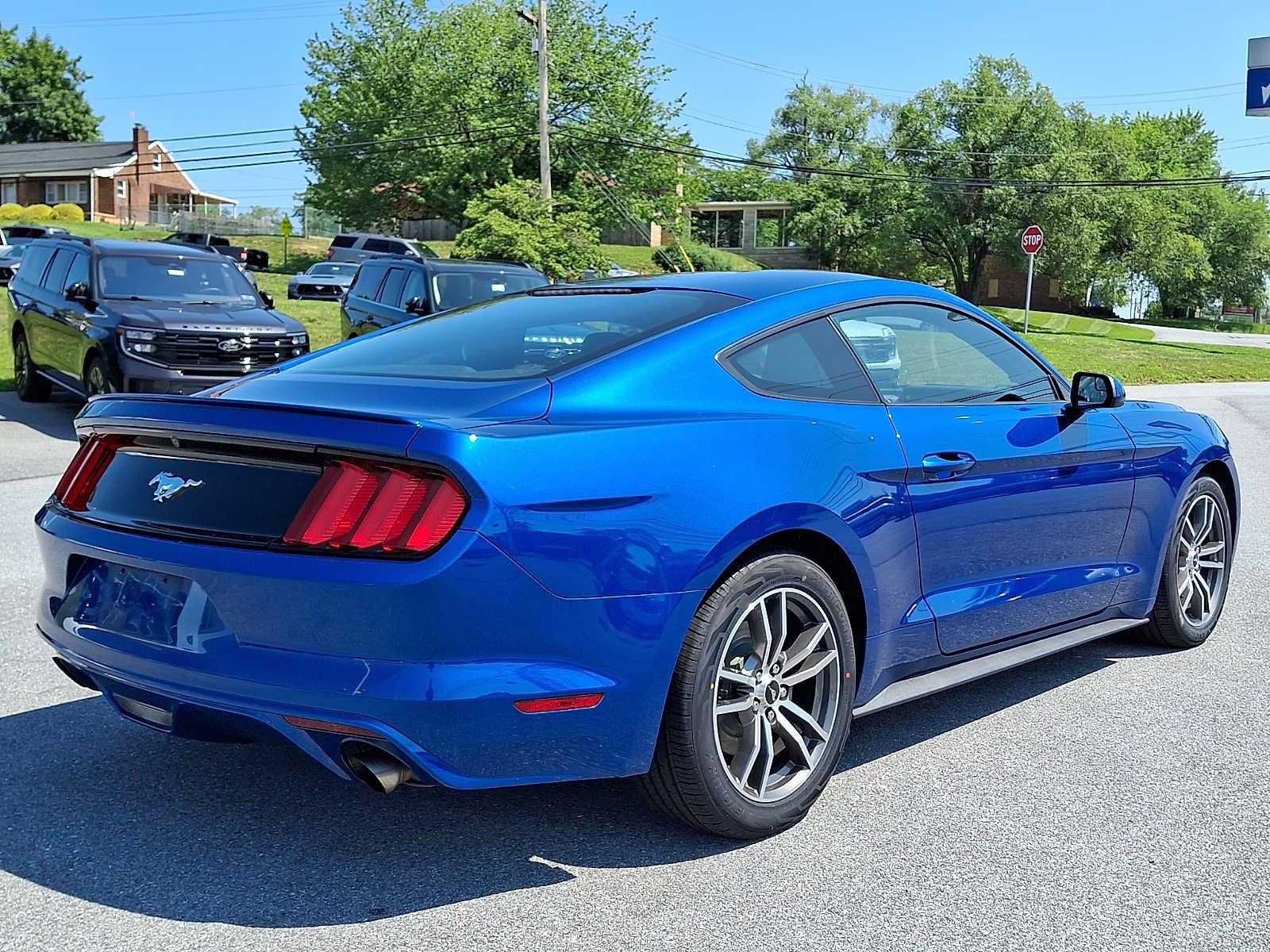 Certified 2017 Ford Mustang Coupe RWD image 6