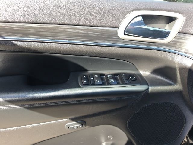 Used 2021 Jeep Grand Cherokee Limited image 10