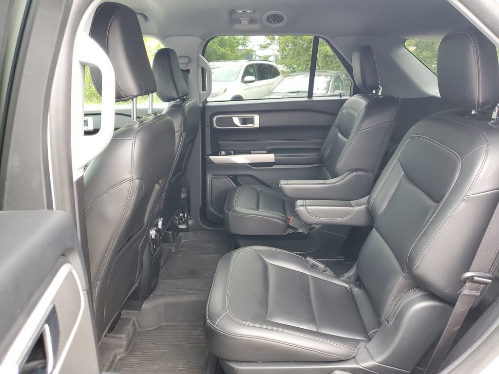 Certified 2022 Ford Explorer XLT w/ Equipment Group 202A AWD/4WD image 16