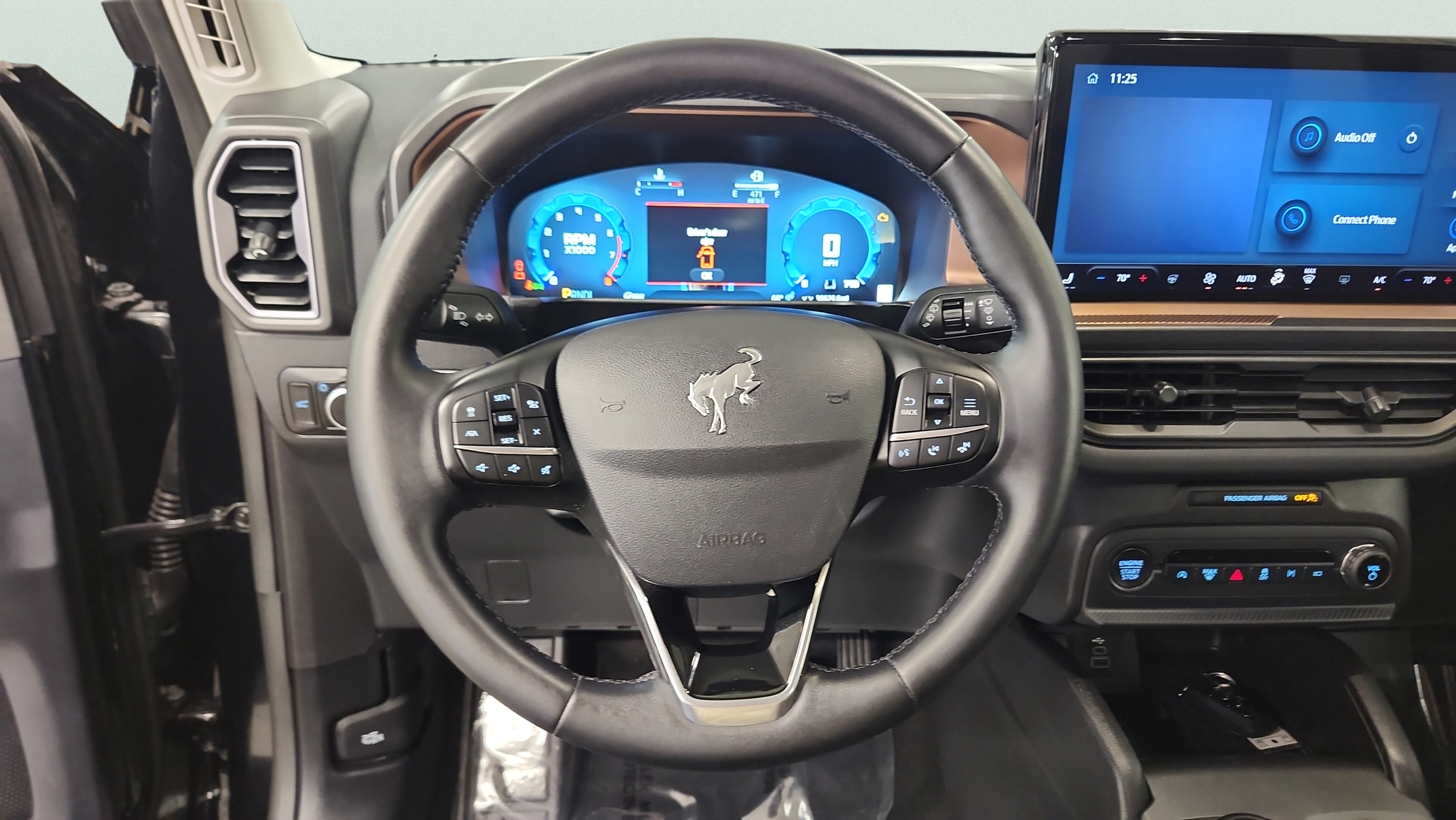 Certified 2025 Ford Bronco Sport Outer Banks w/ Outer Banks Tech Package+ AWD/4WD image 19