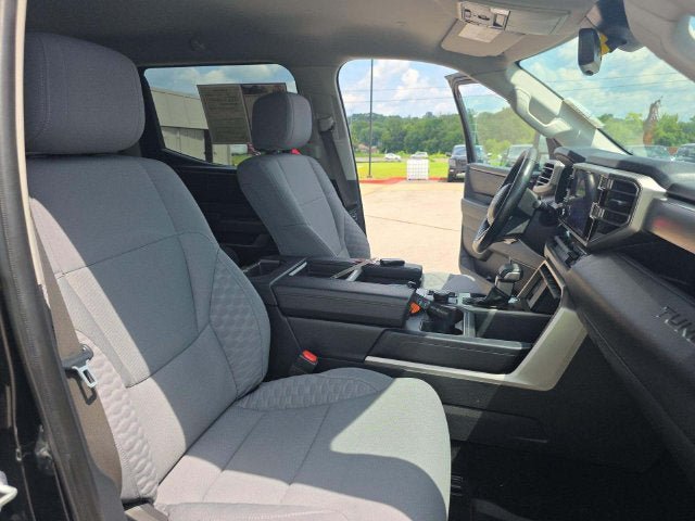 Used 2022 Toyota Tundra SR5 w/ SR5 Convenience Package AWD/4WD image 18