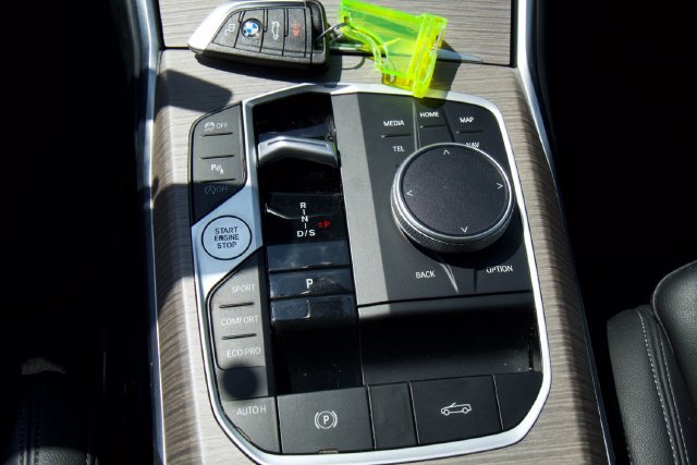 Used 2025 BMW 430i Convertible w/ Premium Package RWD image 24