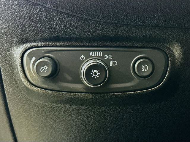 Used 2022 Chevrolet Equinox Premier AWD/4WD image 10
