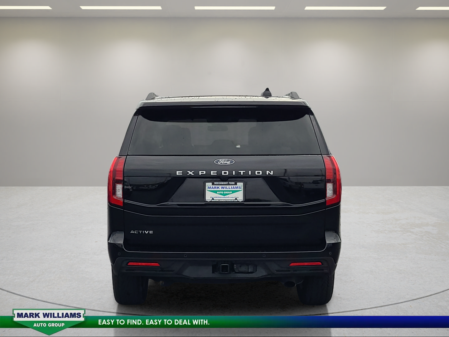 Certified 2025 Ford Expedition Active AWD/4WD image 5