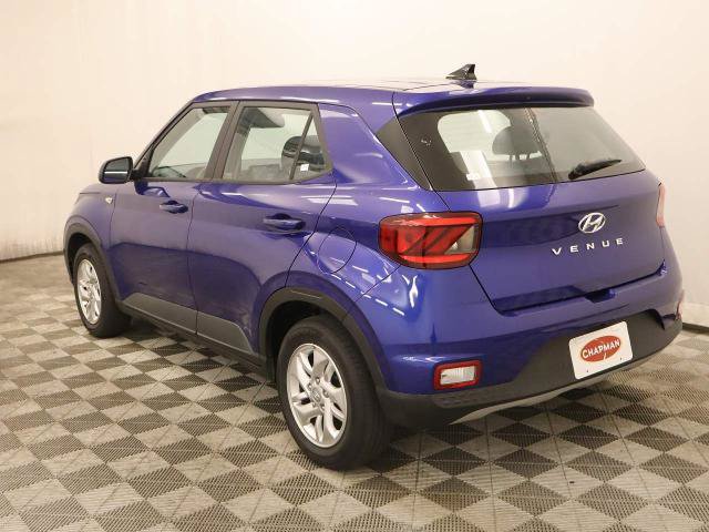 Used 2022 Hyundai Venue SE FWD image 12