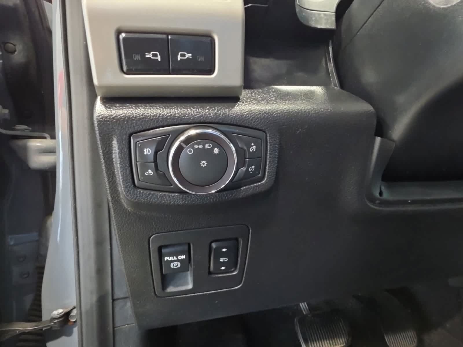 Certified 2019 Ford F150 Lariat w/ Equipment Group 502A Luxury AWD/4WD image 23