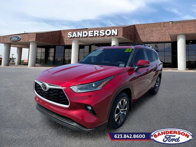 Used 2021 Toyota Highlander XLE AWD/4WD image 7