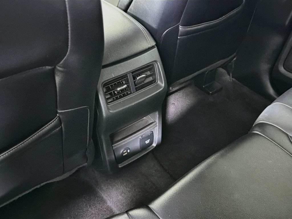Certified 2022 Ford Edge Titanium AWD/4WD image 27