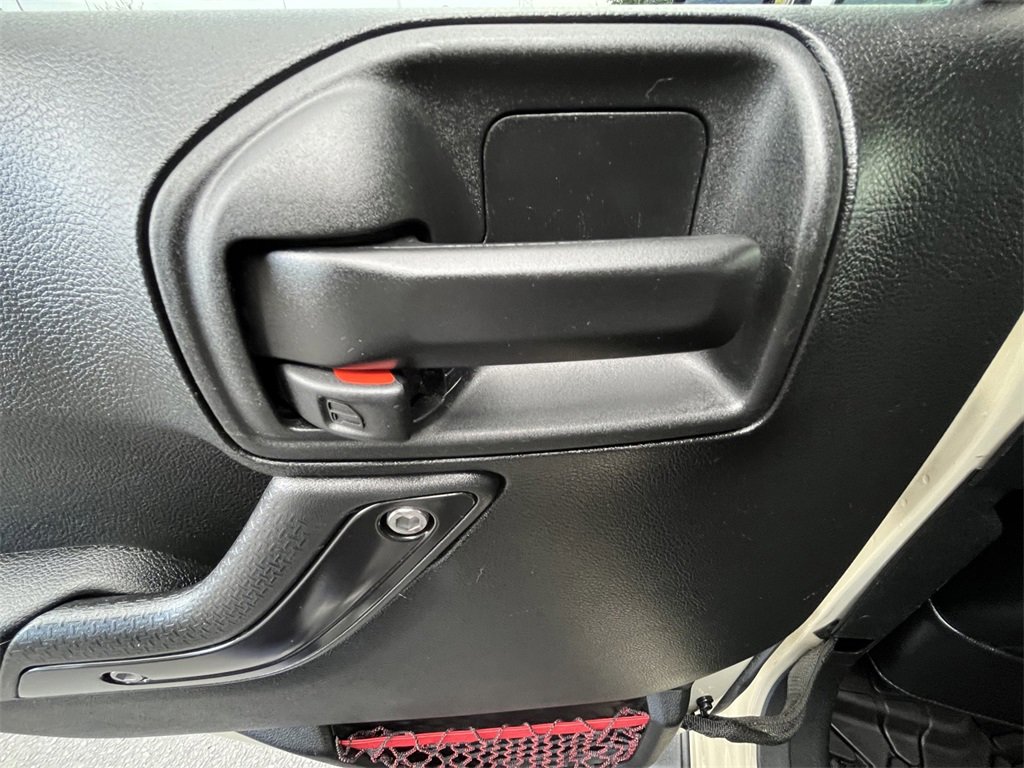 Used 2017 Jeep Wrangler Unlimited Rubicon image 25