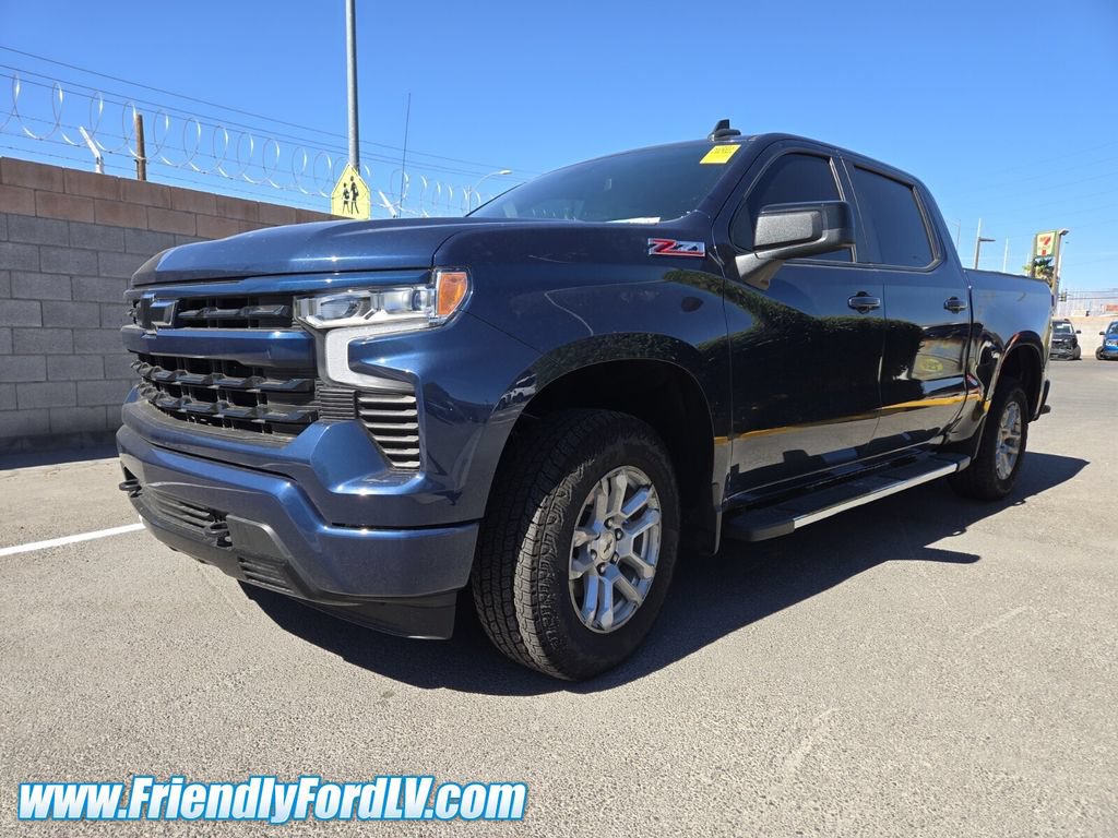 Used 2023 Chevrolet Silverado 1500 RST w/ Z71 Off-Road Package AWD/4WD image 2