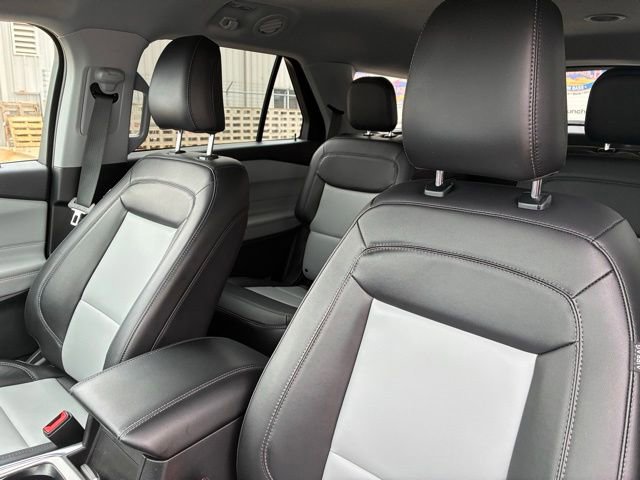 Certified 2023 Ford Explorer XLT w/ Equipment Group 202A AWD/4WD image 8