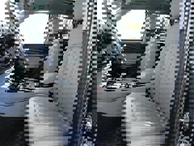 Used 2022 Audi Q5 2.0T Premium image 16