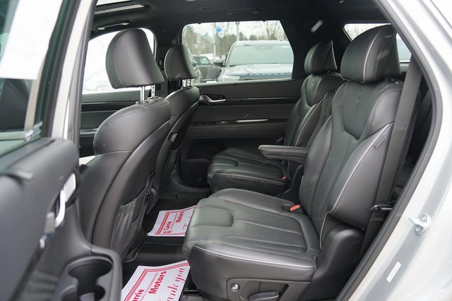 Used 2024 Hyundai Palisade Calligraphy image 9