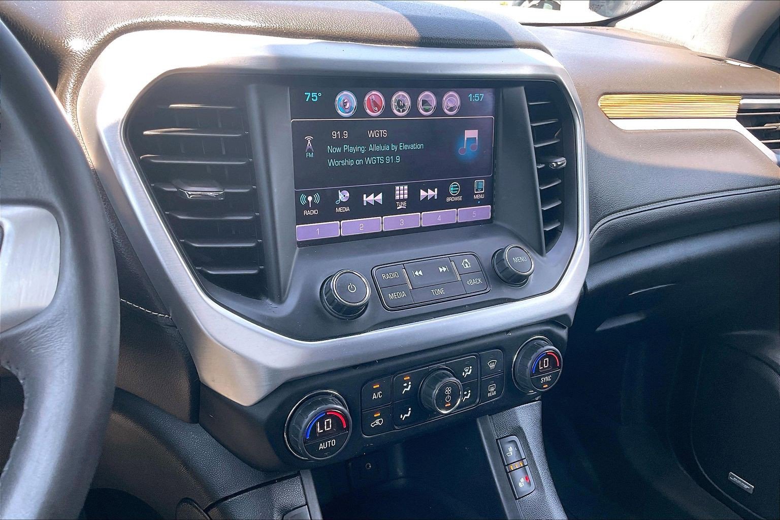 Used 2017 GMC Acadia SLE w/ LPO, Floor Liner Package FWD image 6