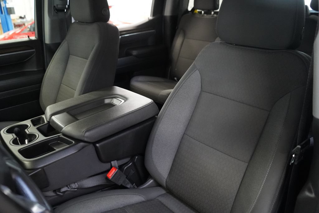 Used 2025 Chevrolet Silverado 1500 LT RWD image 21