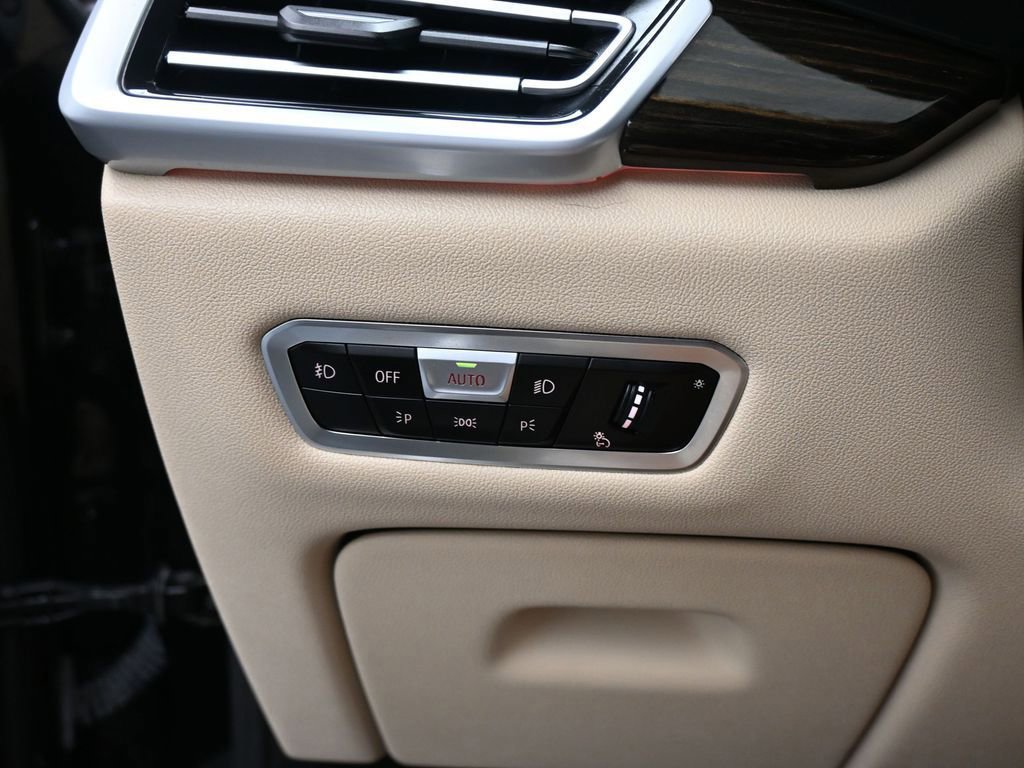 Used 2020 BMW X5 xDrive40i w/ Convenience Package image 42