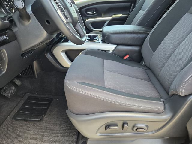 Used 2024 Nissan Titan SV w/ SV Convenience Package RWD image 12
