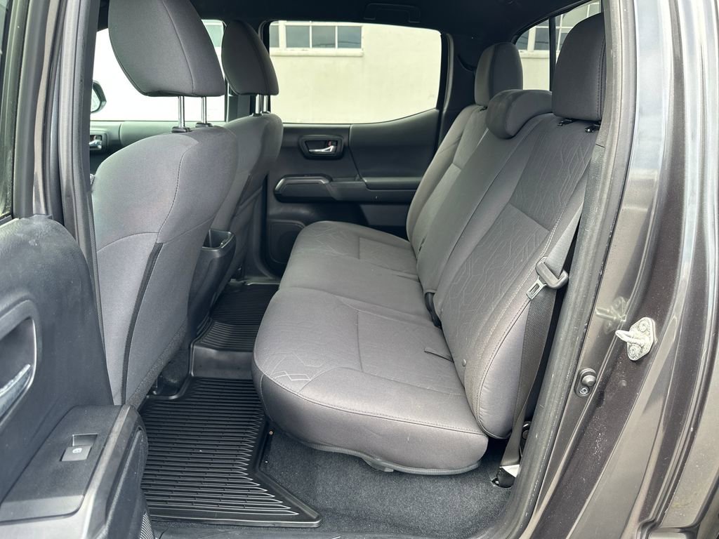 Used 2019 Toyota Tacoma TRD Sport w/ Technology Package AWD/4WD image 14