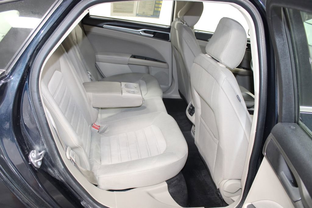 Certified 2020 Ford Fusion SE FWD image 28