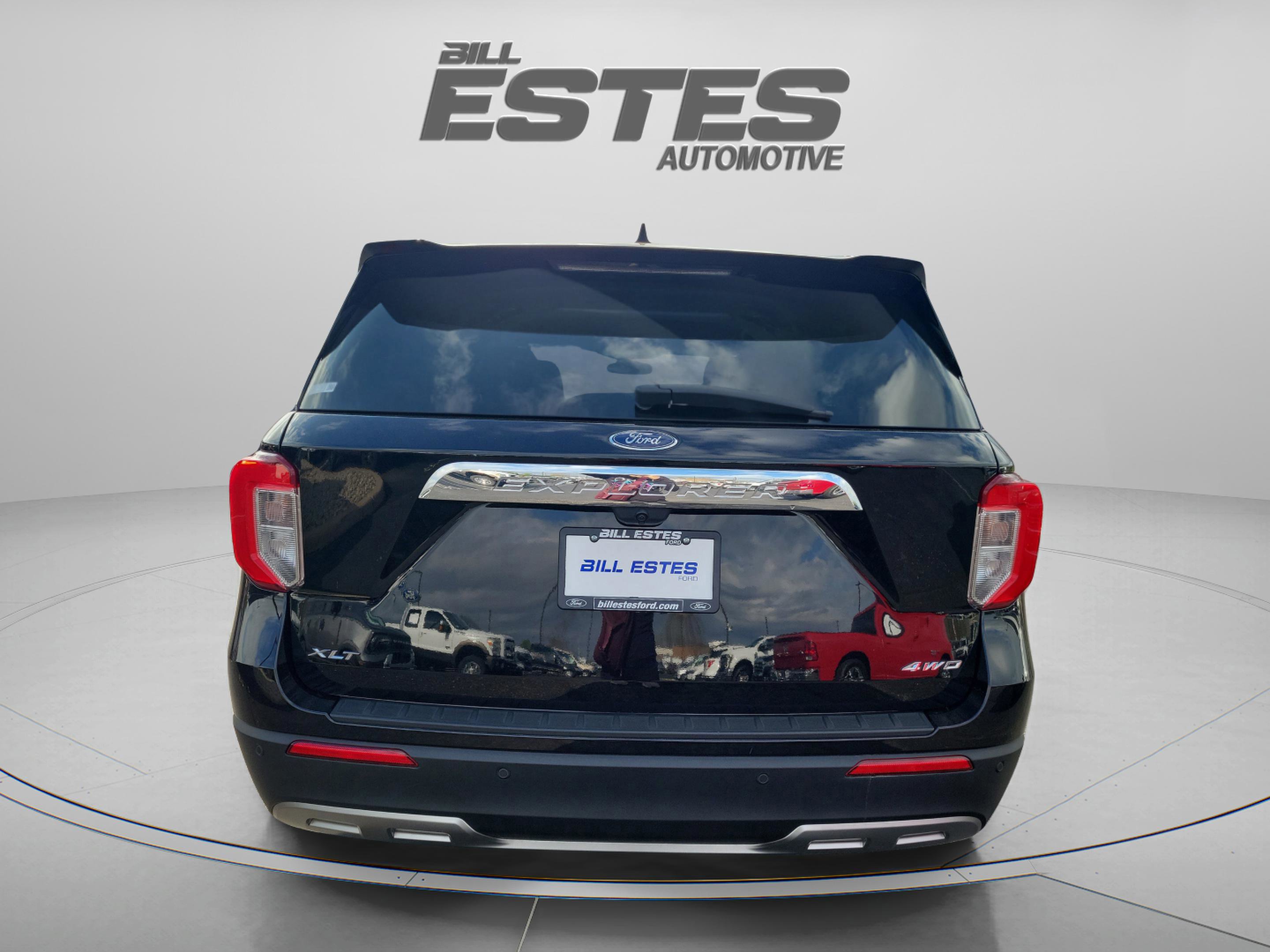 Certified 2023 Ford Explorer XLT w/ Equipment Group 202A AWD/4WD image 3