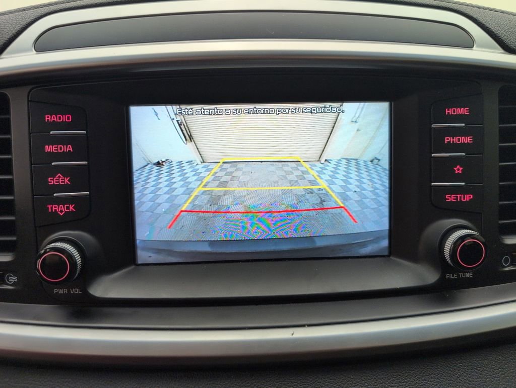 Used 2020 Kia Sorento LX FWD image 28