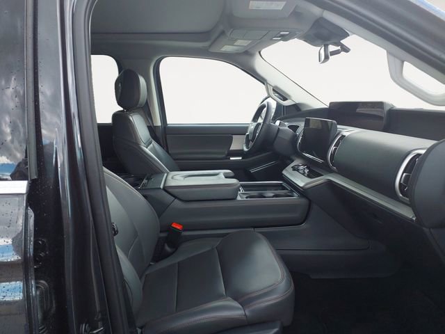 Certified 2025 Ford Expedition Active AWD/4WD image 9
