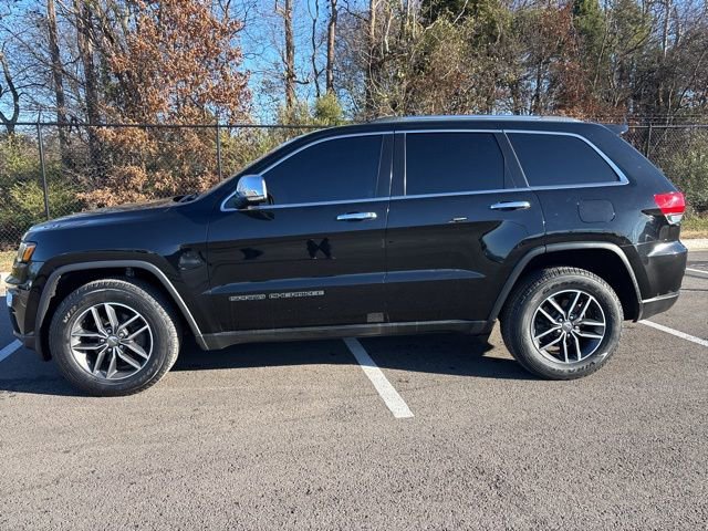 Used 2017 Jeep Grand Cherokee Limited w/ Luxury Group II image 2