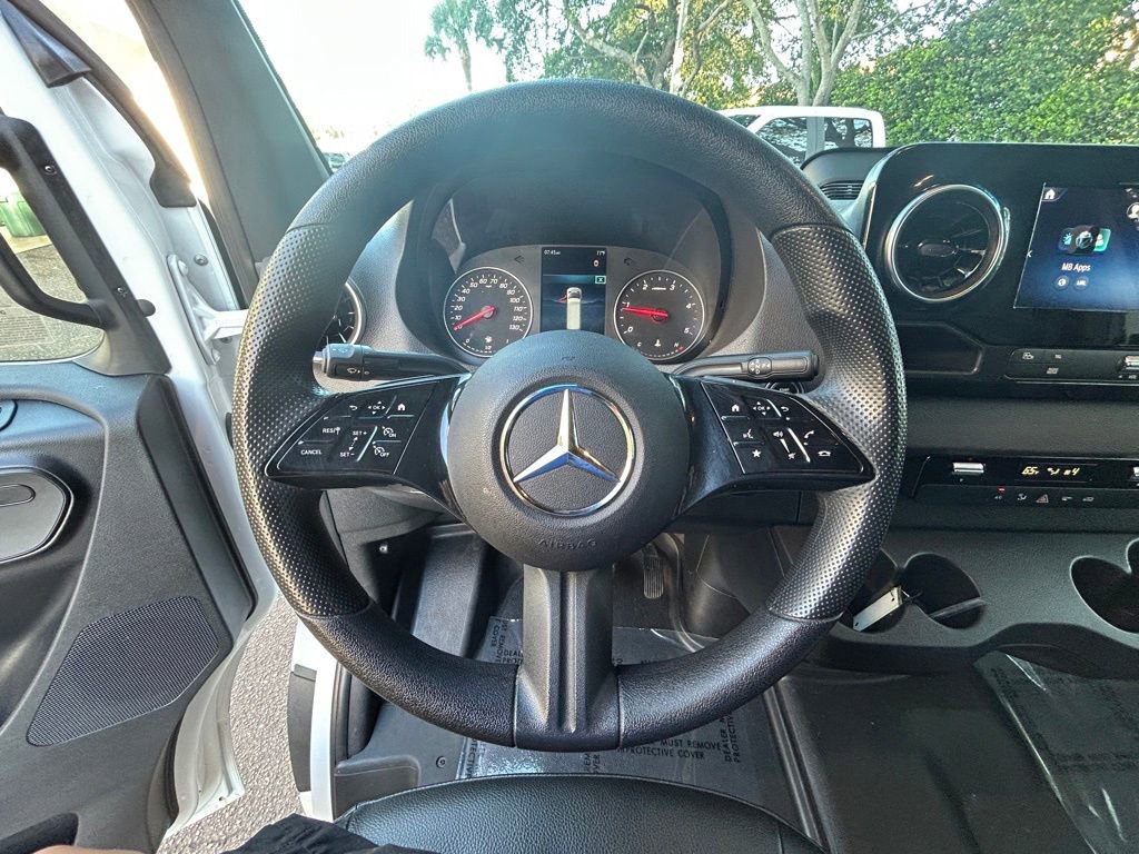 Used 2025 Mercedes-Benz Sprinter 2500 image 13