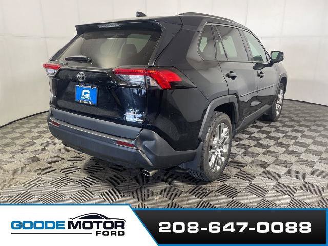 Used 2021 Toyota RAV4 XLE Premium AWD/4WD image 7