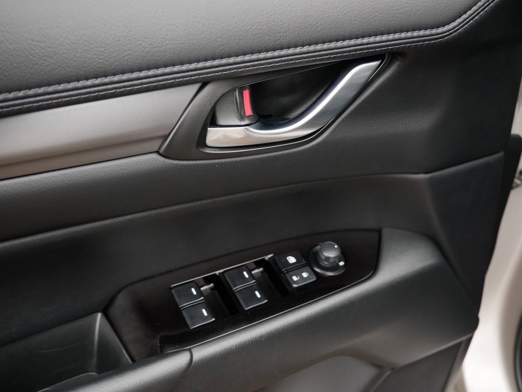 Used 2024 MAZDA CX-5 AWD 2.5 S w/ Select Package image 16