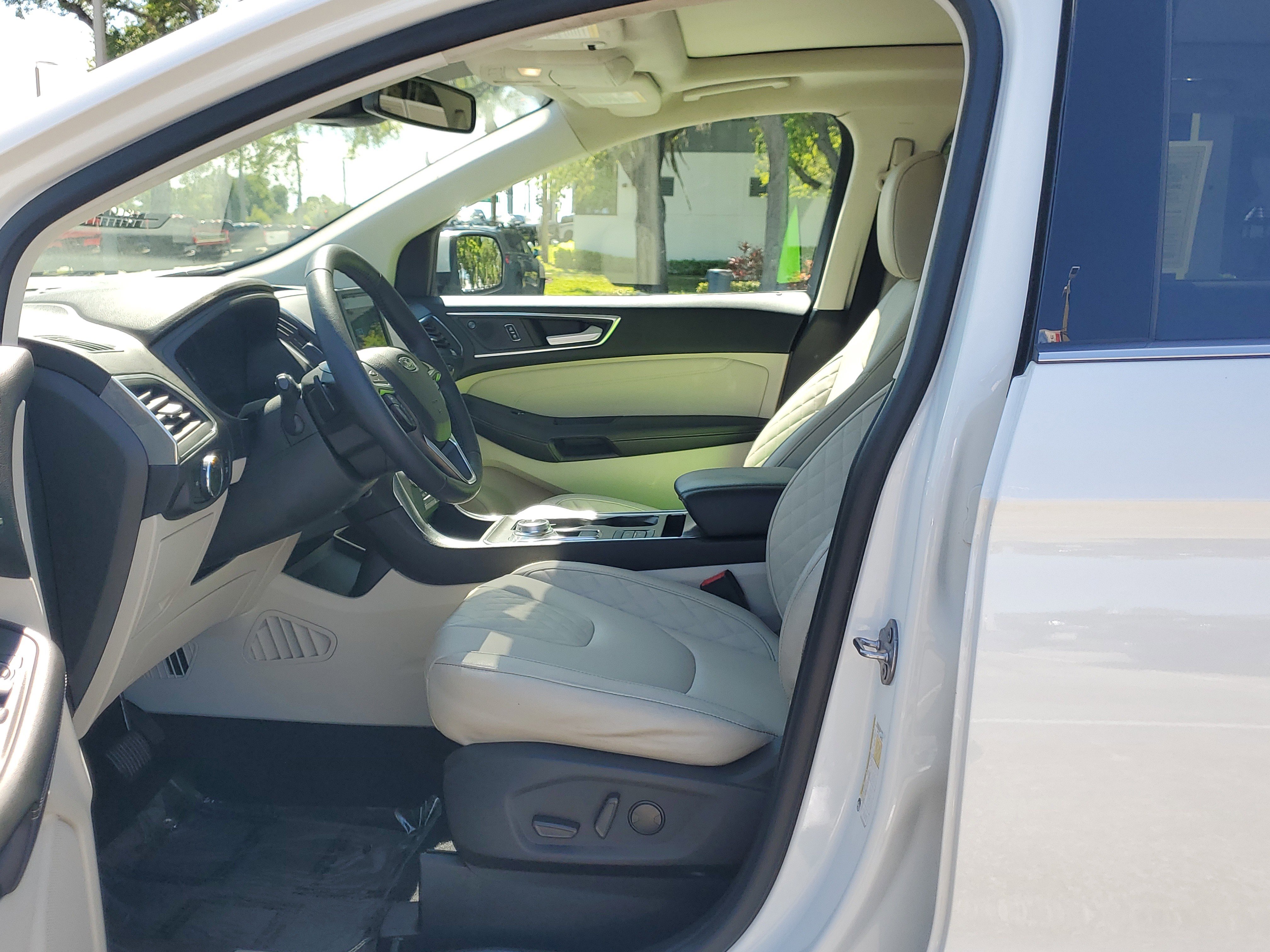 Certified 2023 Ford Edge Titanium w/ Class II Trailer Tow Package image 21