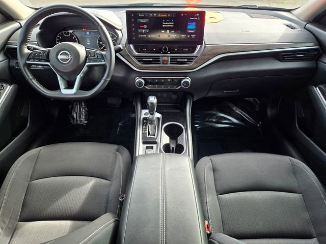 Used 2023 Nissan Altima 2.5 SV w/ SV Premium Package image 9