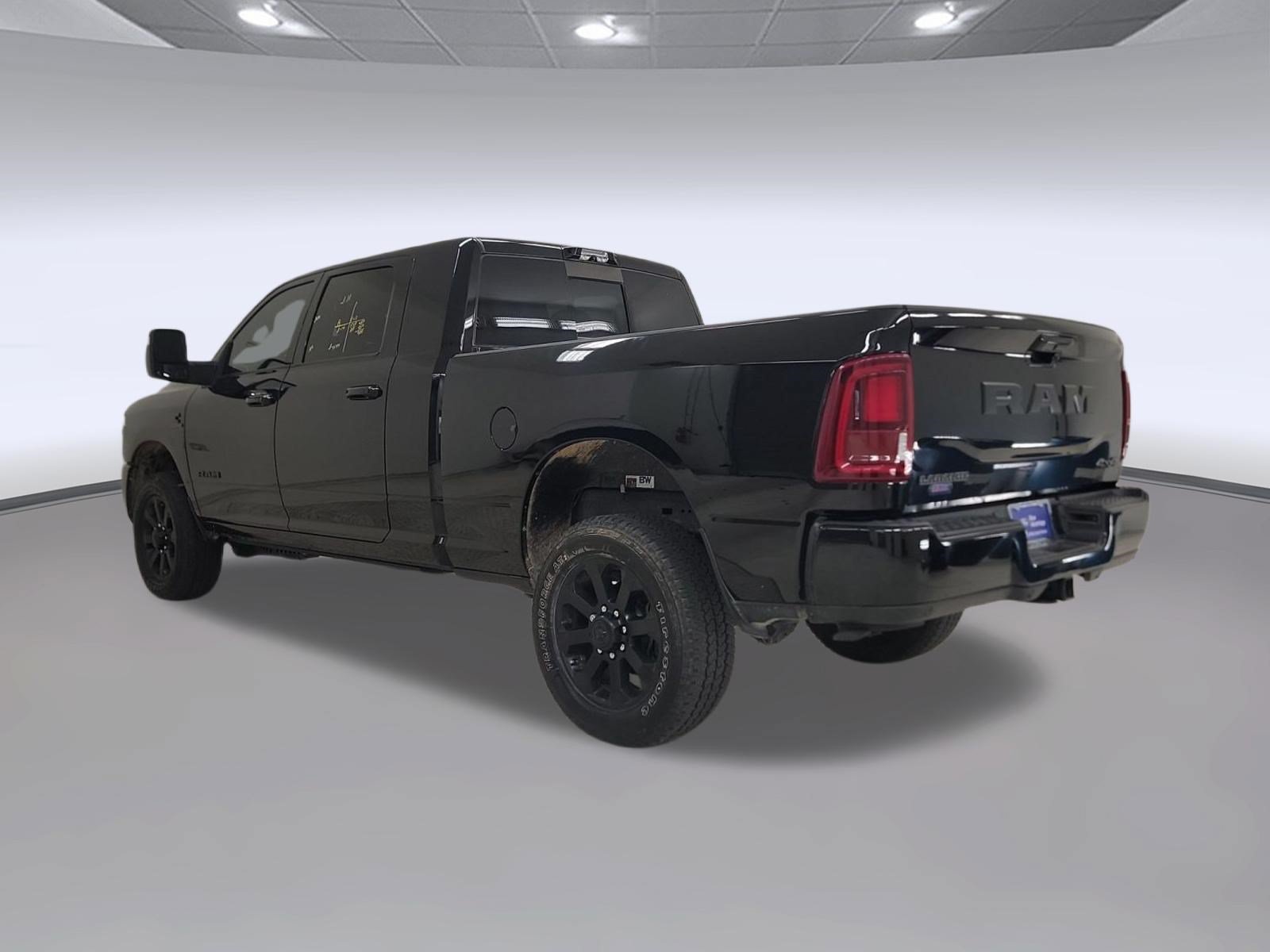 Used 2025 RAM 2500 Laramie w/ Night Edition AWD/4WD image 3