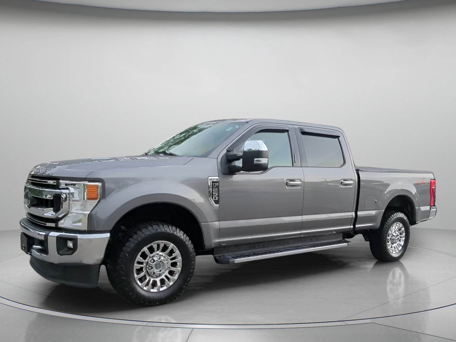 Certified 2021 Ford F250 XLT w/ XLT Premium Package AWD/4WD image 10