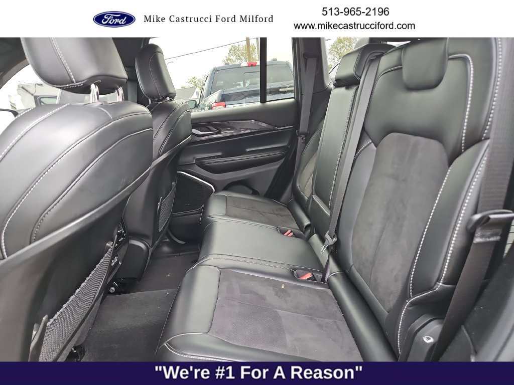 Used 2022 Jeep Grand Cherokee Altitude AWD/4WD image 25