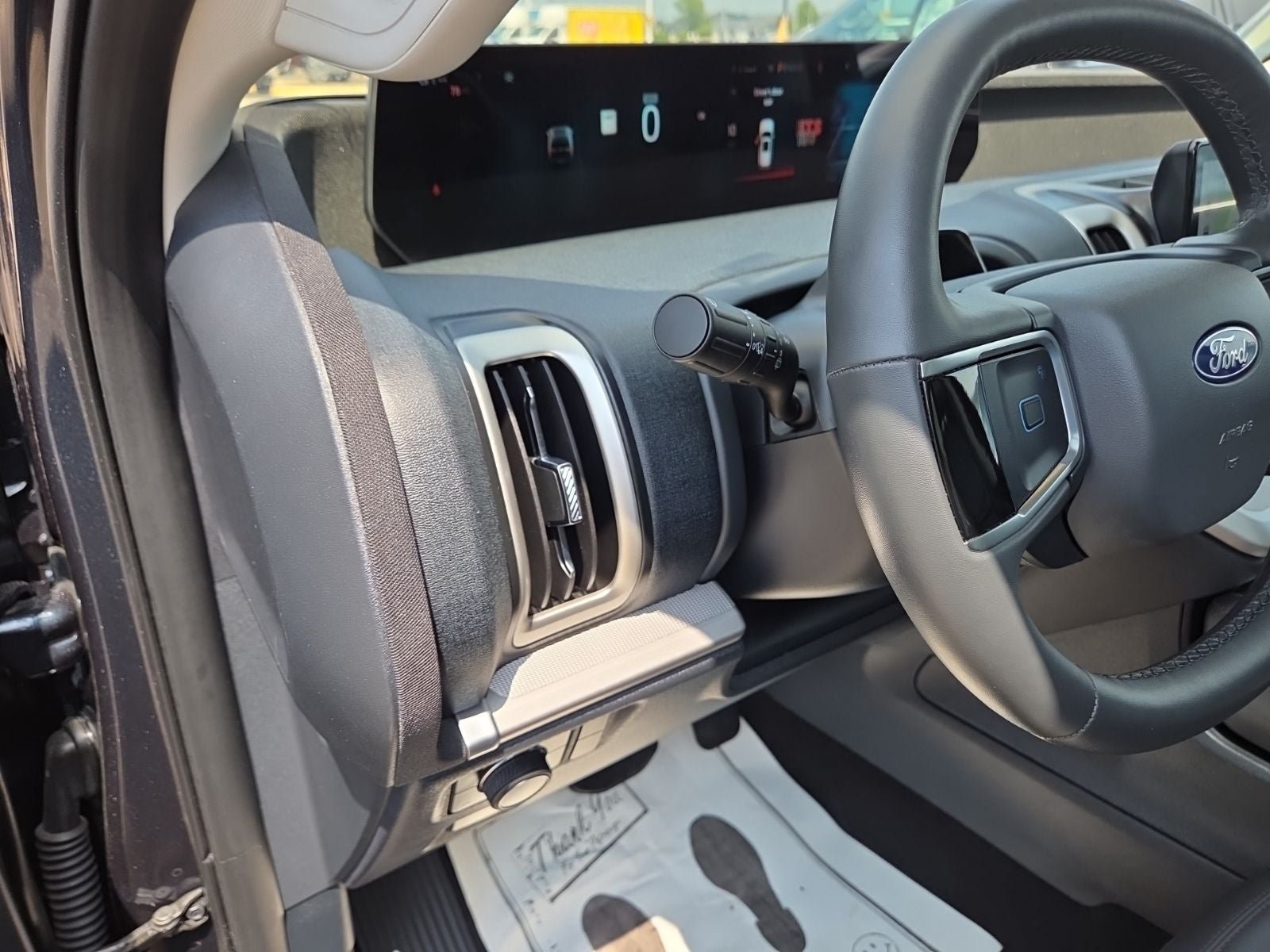 Certified 2025 Ford Expedition Active AWD/4WD image 27
