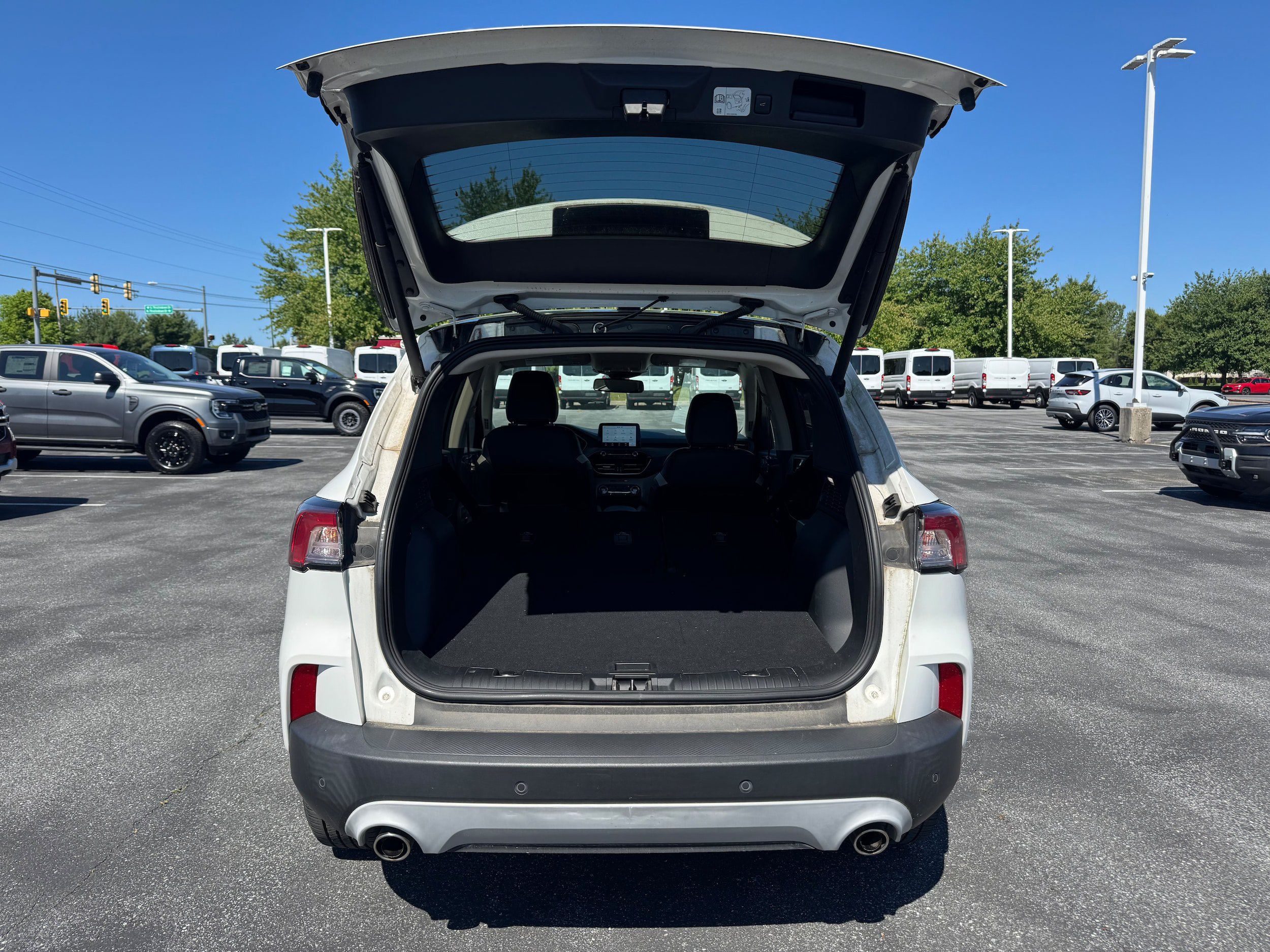 Certified 2020 Ford Escape Titanium AWD/4WD image 9