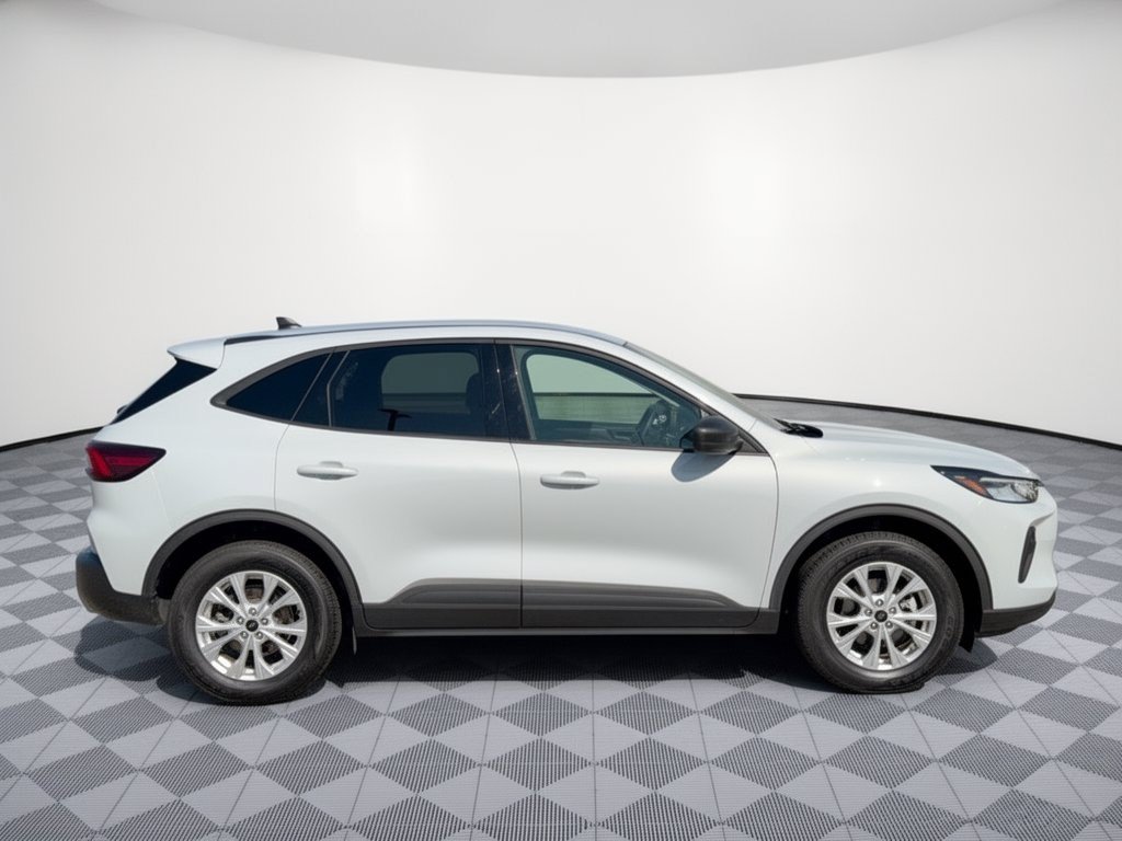Certified 2025 Ford Escape Active AWD/4WD image 8