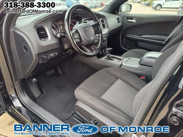 Used 2023 Dodge Charger SXT image 2