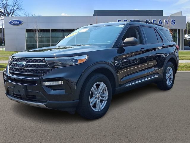 Certified 2023 Ford Explorer XLT w/ Equipment Group 202A AWD/4WD image 3