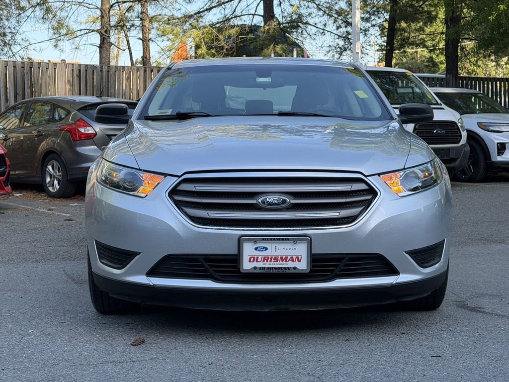 Certified 2019 Ford Taurus SE FWD image 2