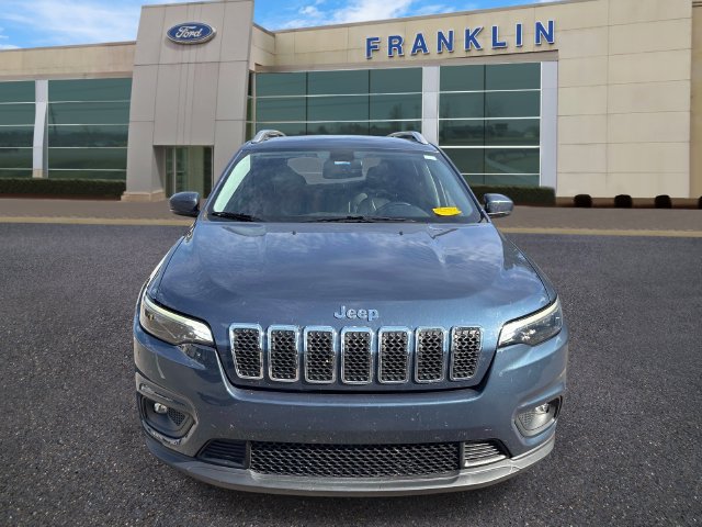 Used 2019 Jeep Cherokee Latitude Plus w/ Cold Weather Group AWD/4WD image 2