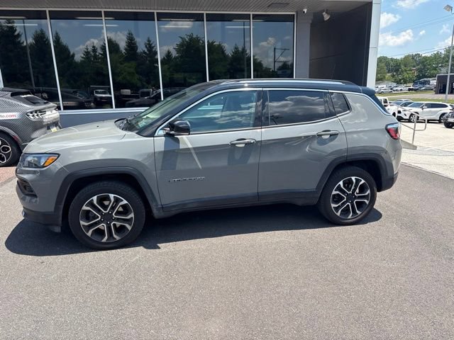 Used 2022 Jeep Compass Limited AWD/4WD image 3