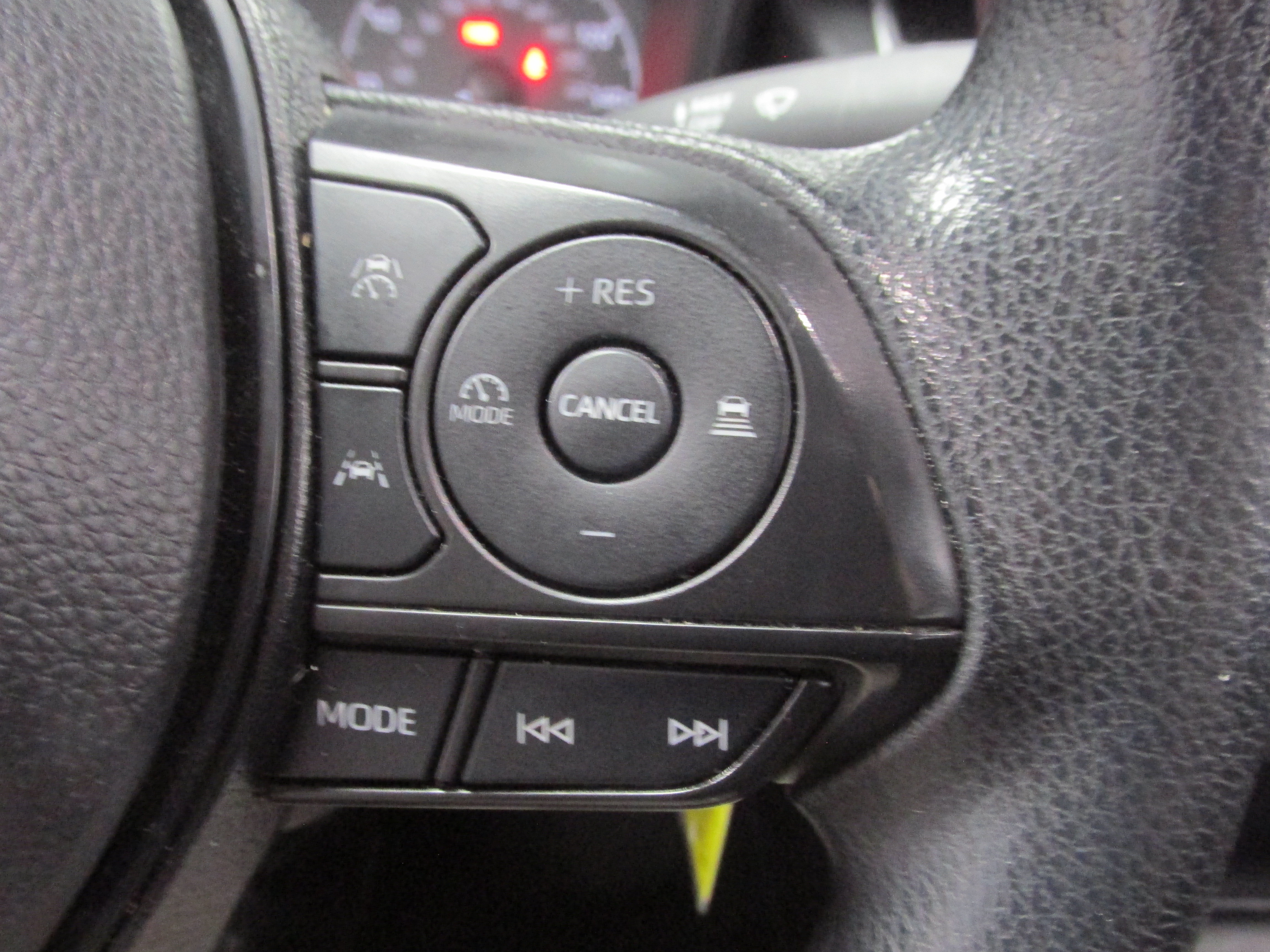 Used 2024 Toyota Corolla LE FWD image 31