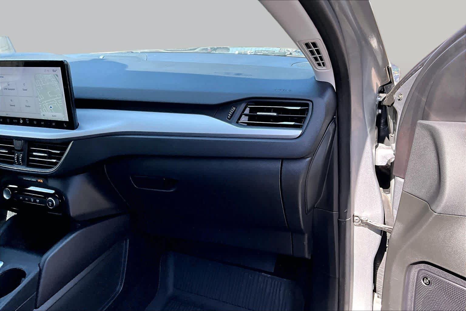 Certified 2023 Ford Escape SE w/ PHEV Premium Package FWD image 19