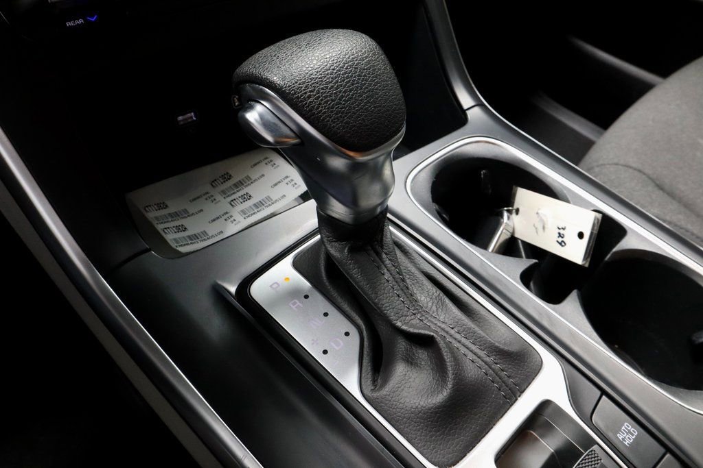 Used 2024 Kia Carnival LX image 31