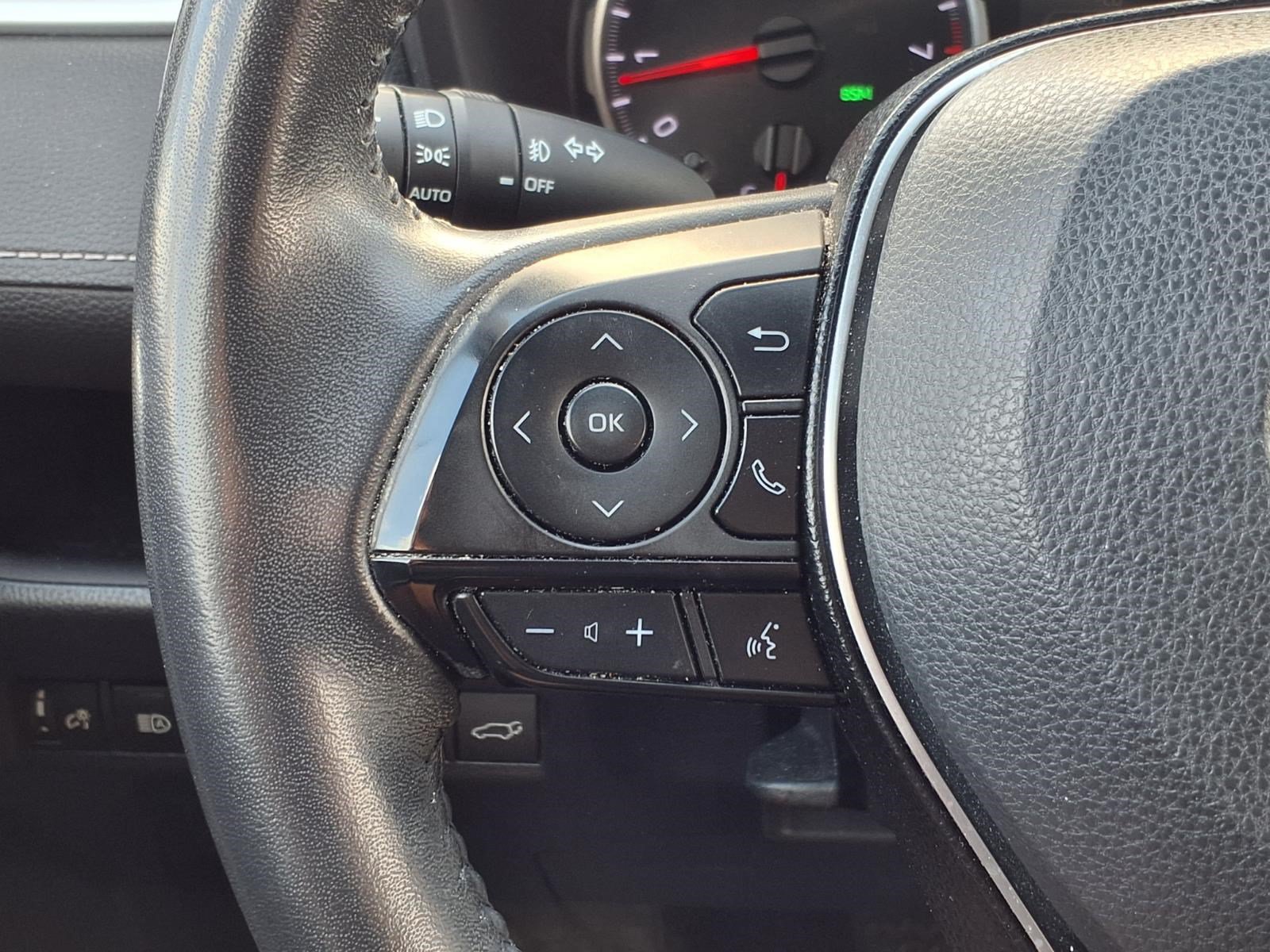 Used 2020 Toyota RAV4 XLE Premium FWD image 22